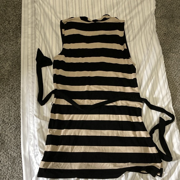 Cowl neck tunic that hits mid thigh. - Picture 3 of 3